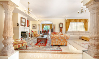 Prestigieuze luxevilla te koop in een klassieke Spaanse stijl met zeezicht in La Quinta in Marbella - Benahavis 56537 