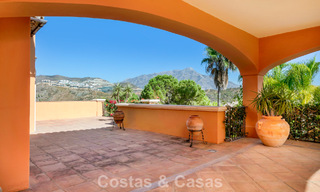 Prestigieuze luxevilla te koop in een klassieke Spaanse stijl met zeezicht in La Quinta in Marbella - Benahavis 56550 