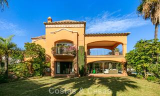 Prestigieuze luxevilla te koop in een klassieke Spaanse stijl met zeezicht in La Quinta in Marbella - Benahavis 56556 