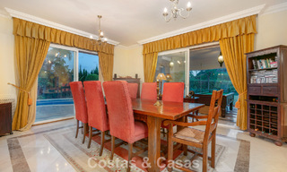 Prestigieuze luxevilla te koop in een klassieke Spaanse stijl met zeezicht in La Quinta in Marbella - Benahavis 56562 