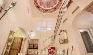 Prestigieuze luxevilla te koop in een klassieke Spaanse stijl met zeezicht in La Quinta in Marbella - Benahavis 56565 