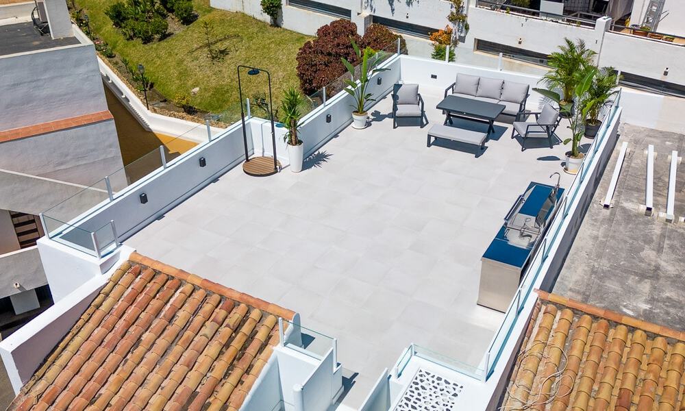 Modern gerenoveerd penthouse te koop in Nueva Andalucia’s golfvallei, Marbella 56689