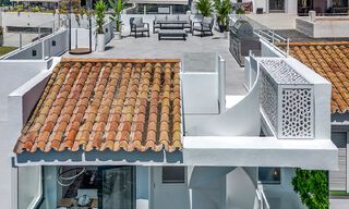 Modern gerenoveerd penthouse te koop in Nueva Andalucia’s golfvallei, Marbella 56691 