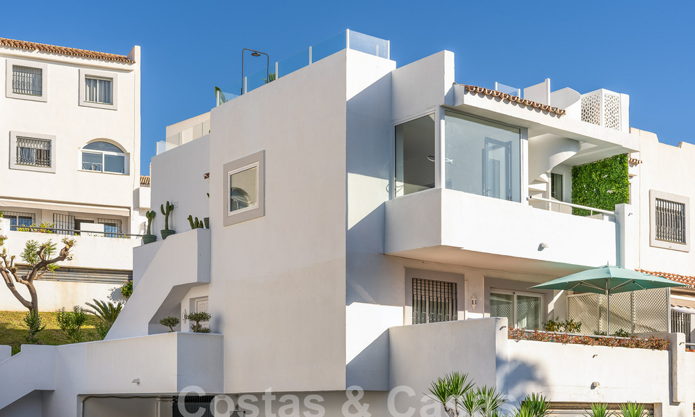 Modern gerenoveerd penthouse te koop in Nueva Andalucia’s golfvallei, Marbella 56693
