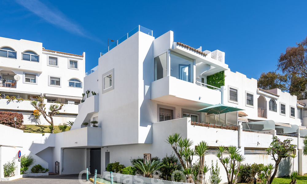 Modern gerenoveerd penthouse te koop in Nueva Andalucia’s golfvallei, Marbella 56696