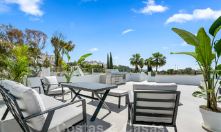 Modern gerenoveerd penthouse te koop in Nueva Andalucia’s golfvallei, Marbella 56702 