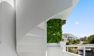 Modern gerenoveerd penthouse te koop in Nueva Andalucia’s golfvallei, Marbella 56708 