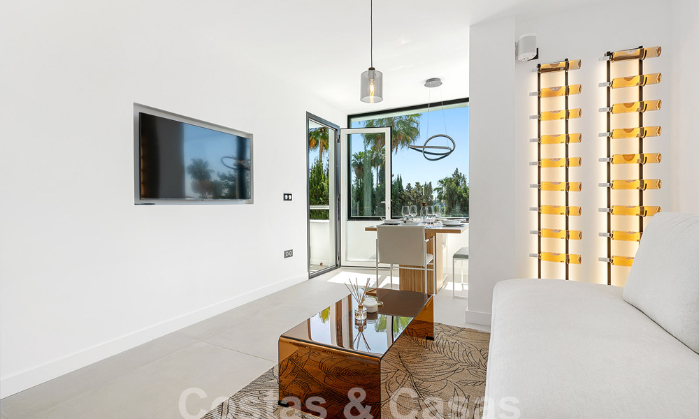Modern gerenoveerd penthouse te koop in Nueva Andalucia’s golfvallei, Marbella 56713