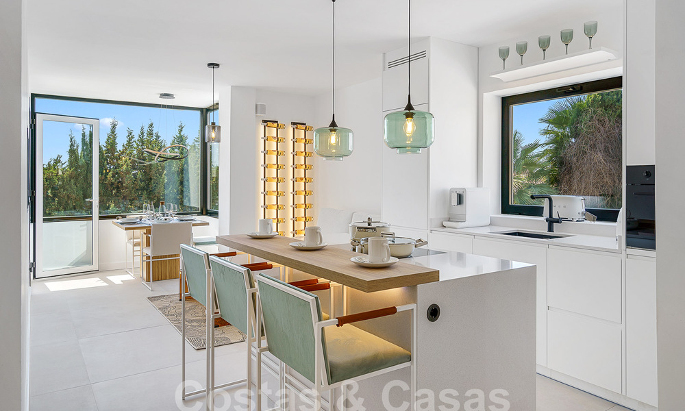 Modern gerenoveerd penthouse te koop in Nueva Andalucia’s golfvallei, Marbella 56718