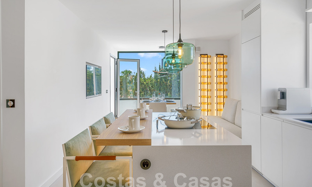 Modern gerenoveerd penthouse te koop in Nueva Andalucia’s golfvallei, Marbella 56719