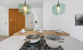 Modern gerenoveerd penthouse te koop in Nueva Andalucia’s golfvallei, Marbella 56720 