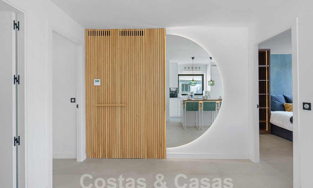Modern gerenoveerd penthouse te koop in Nueva Andalucia’s golfvallei, Marbella 56721