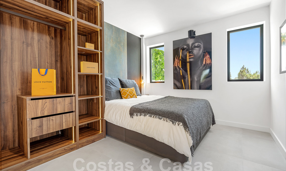 Modern gerenoveerd penthouse te koop in Nueva Andalucia’s golfvallei, Marbella 56730