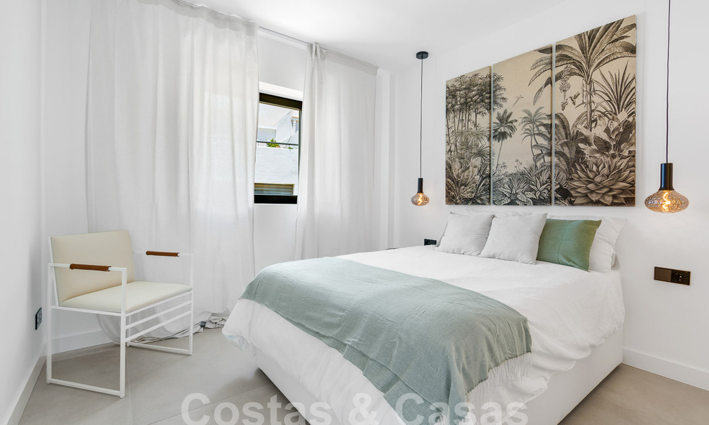 Modern gerenoveerd penthouse te koop in Nueva Andalucia’s golfvallei, Marbella 56741