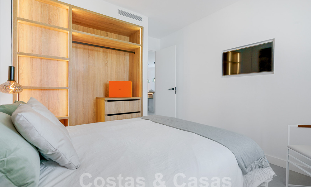 Modern gerenoveerd penthouse te koop in Nueva Andalucia’s golfvallei, Marbella 56744