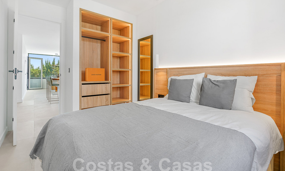 Modern gerenoveerd penthouse te koop in Nueva Andalucia’s golfvallei, Marbella 56746