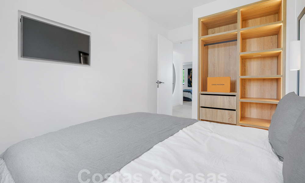 Modern gerenoveerd penthouse te koop in Nueva Andalucia’s golfvallei, Marbella 56748