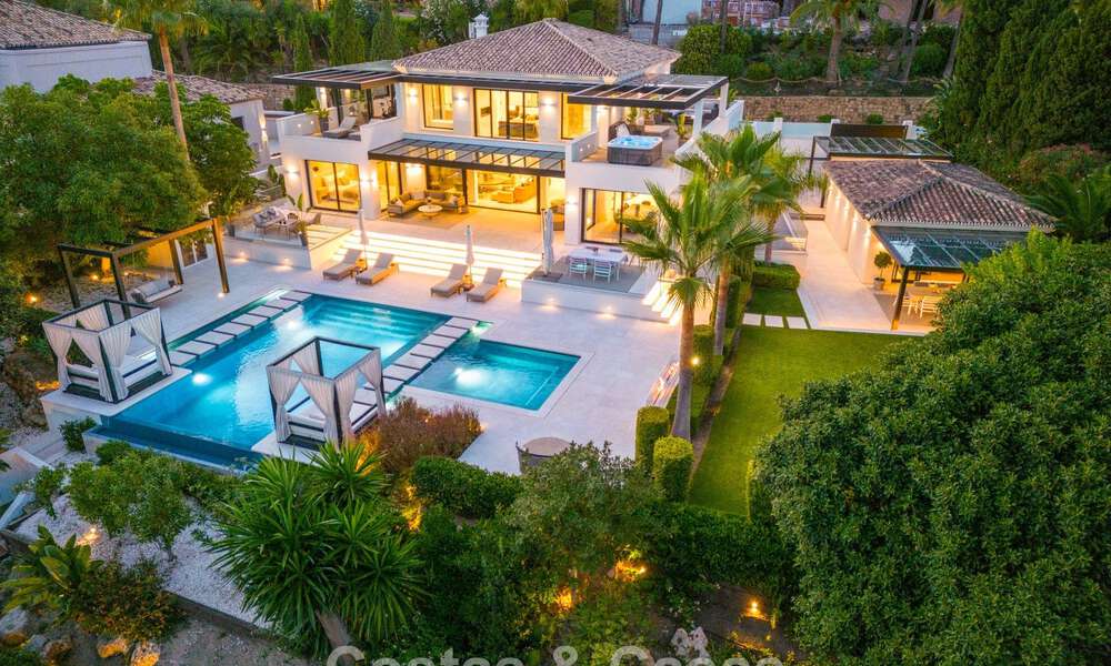 Moderne, symmetrische luxevilla te koop op een steenworp van de golfbanen van Nueva Andalucia’s vallei, Marbella 56212