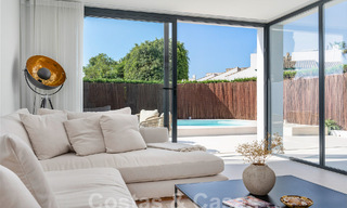 Prachtige, halfvrijstaande luxe woning te koop met privézwembad, op loopafstand van het strand en centrum van San Pedro, Marbella 56768 