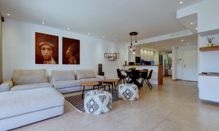 Stijlvol gerenoveerde, halfvrijstaande schakelvilla te koop met groot privé zwembad in Marbella - Benahavis 56416 