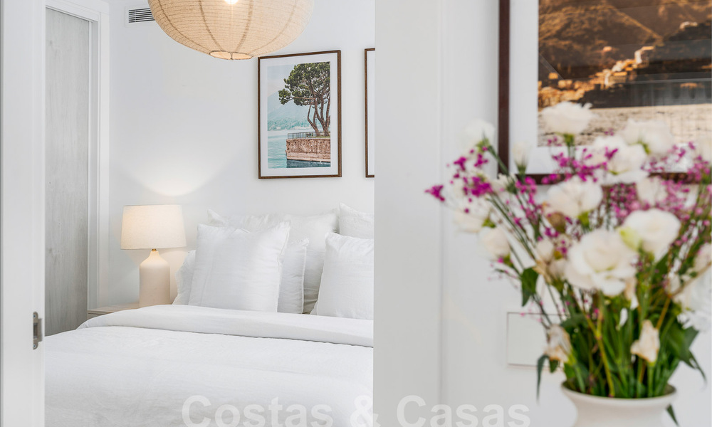 Sfeervolle luxevilla in Ibiza-stijl te koop, dicht bij alle voorzieningen van Nueva Andalucia, Marbella 56923