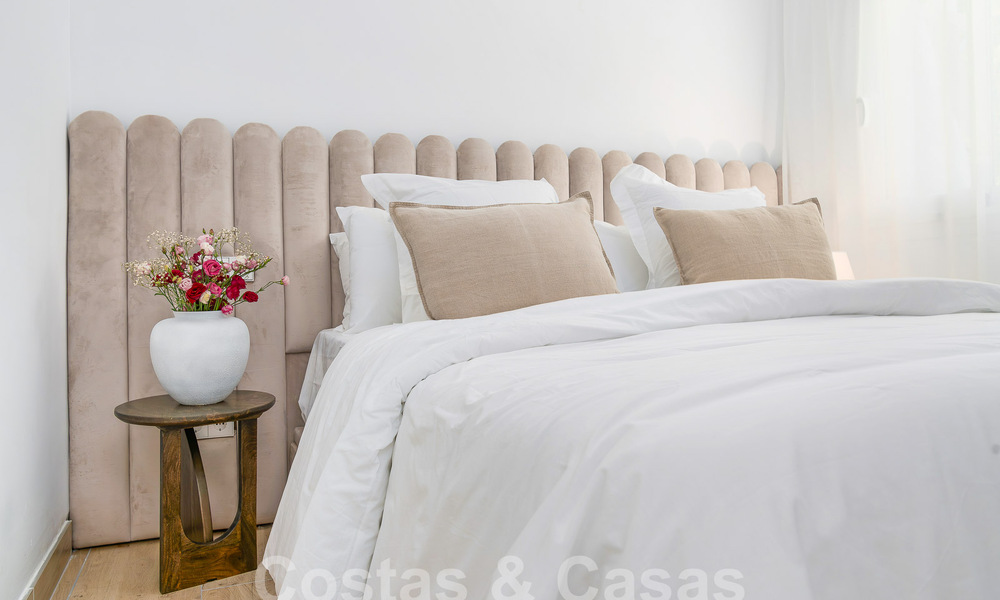 Sfeervolle luxevilla in Ibiza-stijl te koop, dicht bij alle voorzieningen van Nueva Andalucia, Marbella 56931