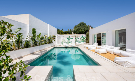 Sfeervolle luxevilla in Ibiza-stijl te koop, dicht bij alle voorzieningen van Nueva Andalucia, Marbella 56956