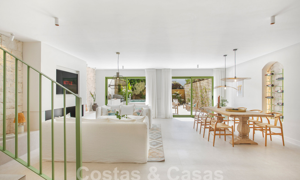 Prachtig gerenoveerd rijhuis te koop op een steenworp van het strand en alle voorzieningen in San Pedro, Marbella 56857