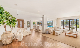 Modern gerenoveerde mediterrane luxevilla te koop, gelegen eerstelijns golf, hartje Nueva Andalucia, Marbella 57009 