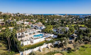 Modern gerenoveerde mediterrane luxevilla te koop, gelegen eerstelijns golf, hartje Nueva Andalucia, Marbella 57011 