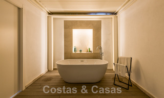 Modern gerenoveerde mediterrane luxevilla te koop, gelegen eerstelijns golf, hartje Nueva Andalucia, Marbella 57027 