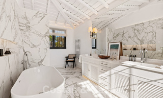 Modern gerenoveerde mediterrane luxevilla te koop, gelegen eerstelijns golf, hartje Nueva Andalucia, Marbella 57034 
