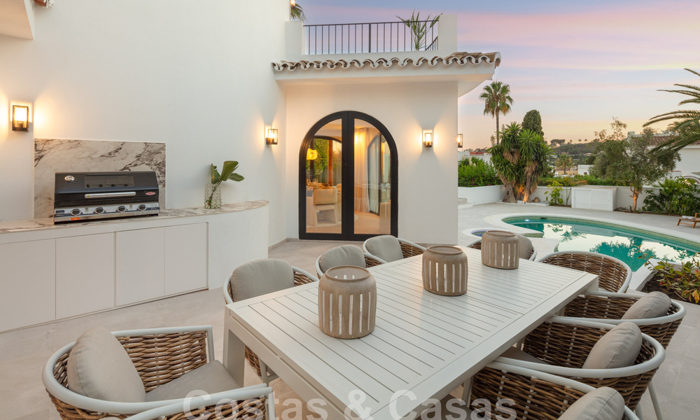 Karaktervolle luxevilla in een unieke architecturale stijl te koop in het hartje van de golfvallei in Nueva Andalucia, Marbella 57619