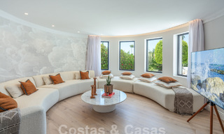 Karaktervolle luxevilla in een unieke architecturale stijl te koop in het hartje van de golfvallei in Nueva Andalucia, Marbella 57649 