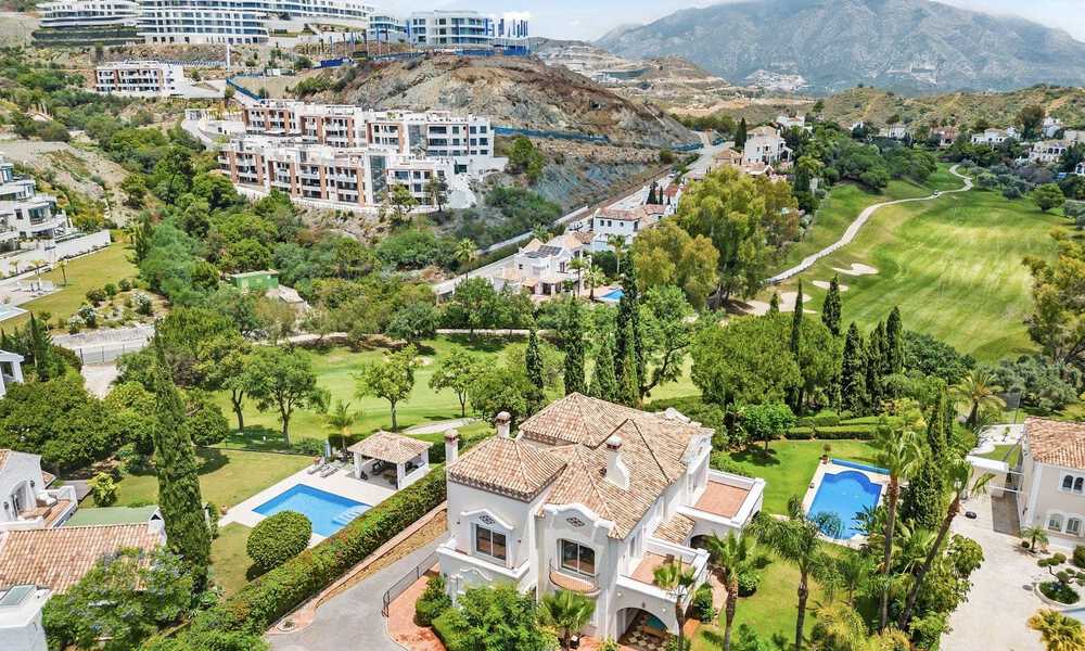 Luxevilla in een klassieke Spaanse stijl te koop in een gated golfresort van La Quinta, Marbella - Benahavis 58237
