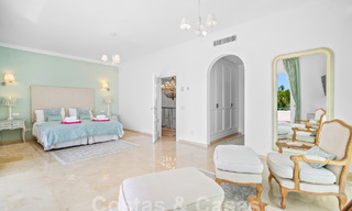 Luxevilla in een klassieke Spaanse stijl te koop in een gated golfresort van La Quinta, Marbella - Benahavis 58243 