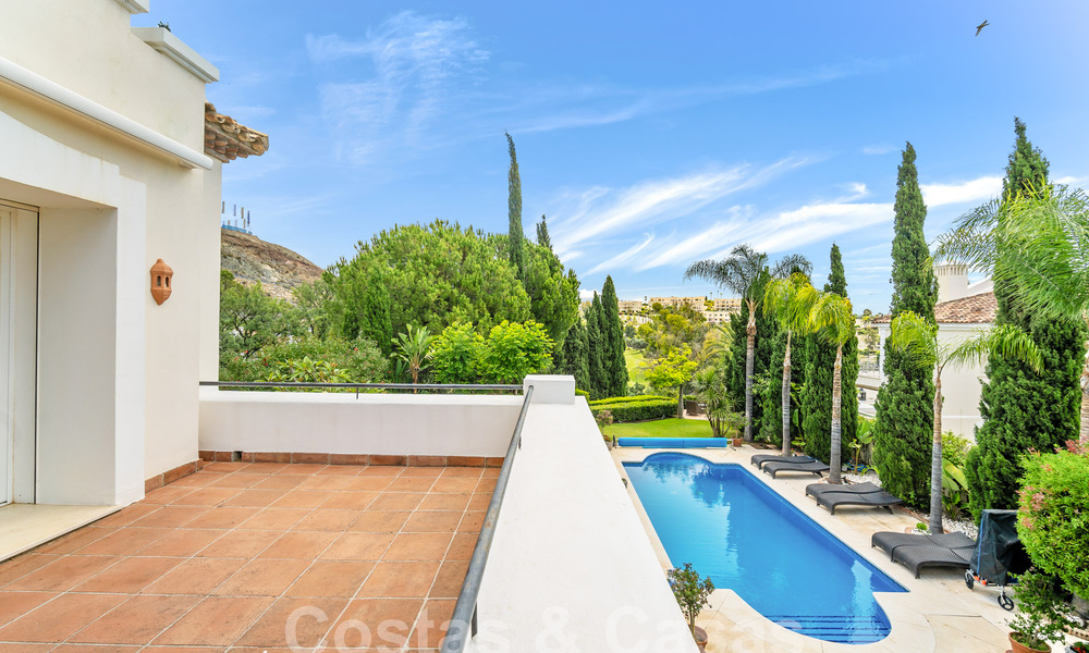 Luxevilla in een klassieke Spaanse stijl te koop in een gated golfresort van La Quinta, Marbella - Benahavis 58248