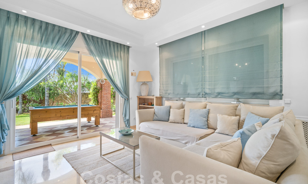 Luxevilla in een klassieke Spaanse stijl te koop in een gated golfresort van La Quinta, Marbella - Benahavis 58260