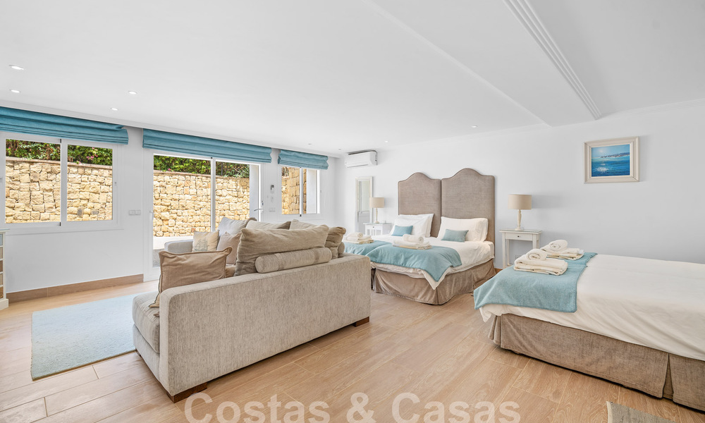 Luxevilla in een klassieke Spaanse stijl te koop in een gated golfresort van La Quinta, Marbella - Benahavis 58270
