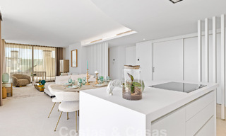 Gloednieuw, modernistisch penthouse te koop, in een exclusief golfresort in de heuvels van Marbella - Benahavis 58385 