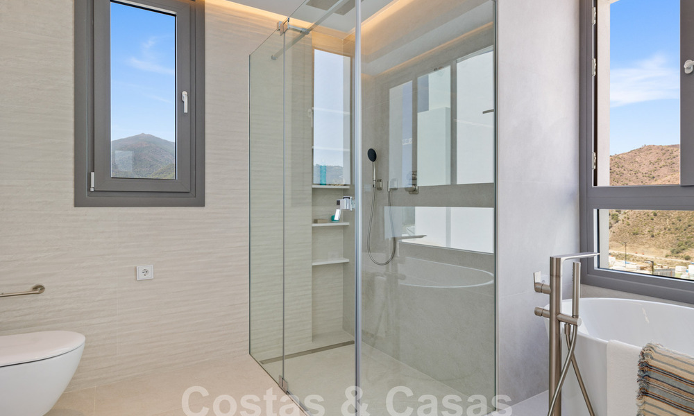 Gloednieuw, modernistisch penthouse te koop, in een exclusief golfresort in de heuvels van Marbella - Benahavis 58402