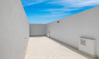 Gloednieuw, modernistisch penthouse te koop, in een exclusief golfresort in de heuvels van Marbella - Benahavis 58404 