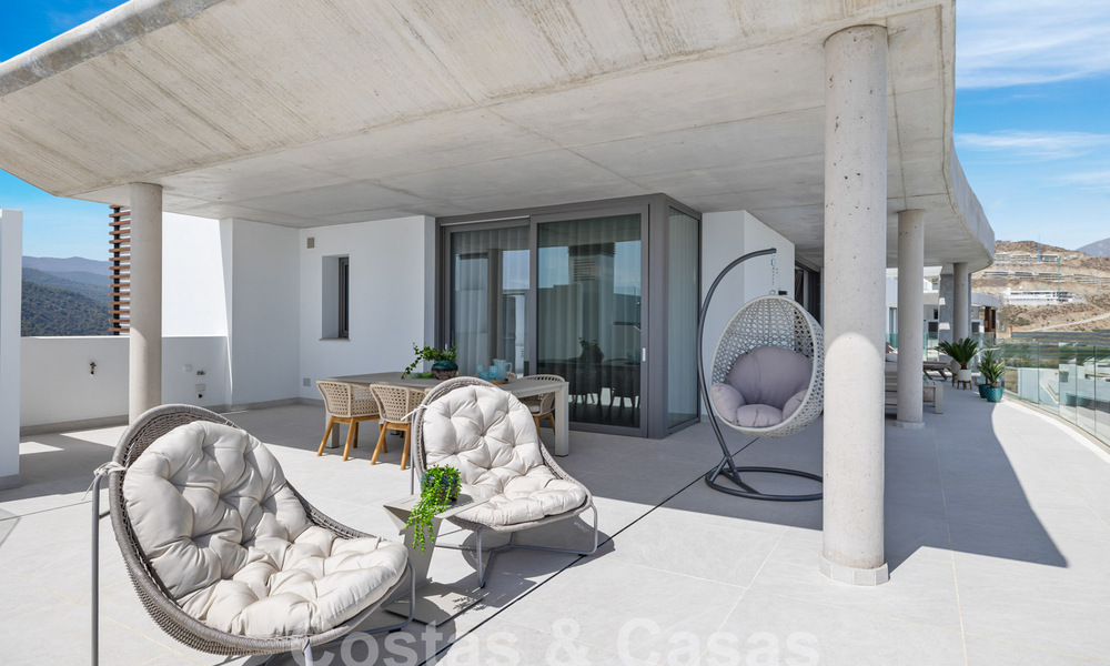 Gloednieuw, modernistisch penthouse te koop, in een exclusief golfresort in de heuvels van Marbella - Benahavis 58414