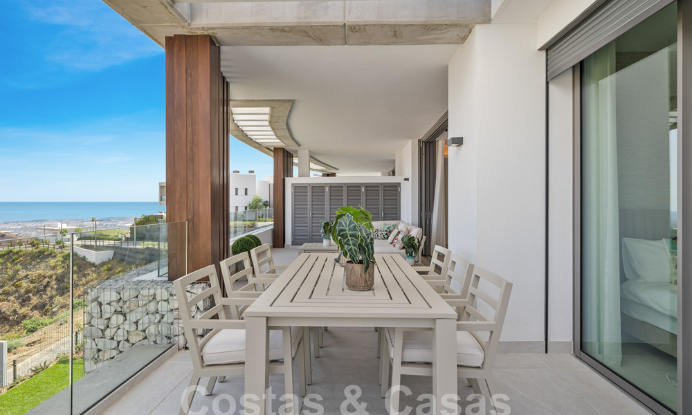 Gesofisticeerd nieuwbouwappartement te koop met fenomenaal uitzicht op zee, golf en berglandschap in Marbella - Benahavis 58340