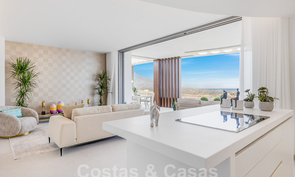Gesofisticeerd nieuwbouwappartement te koop met fenomenaal uitzicht op zee, golf en berglandschap in Marbella - Benahavis 58348