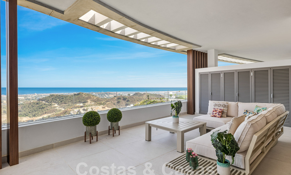Gesofisticeerd nieuwbouwappartement te koop met fenomenaal uitzicht op zee, golf en berglandschap in Marbella - Benahavis 58366