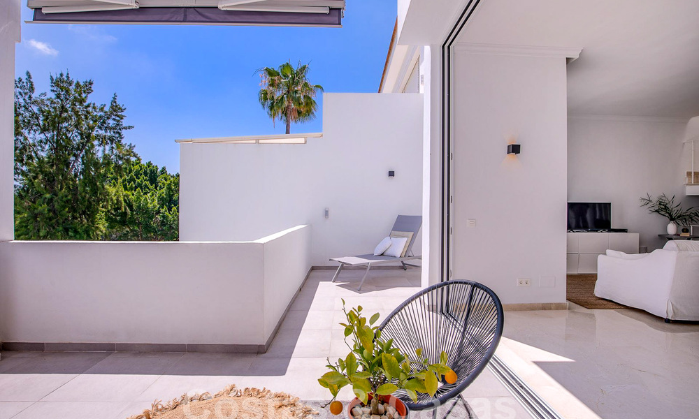 Ruim rijhuis te koop met 360° uitzicht, grenzend aan de golfbaan in La Quinta golfresort, Marbella - Benahavis 57972