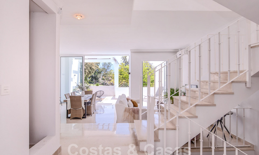 Ruim rijhuis te koop met 360° uitzicht, grenzend aan de golfbaan in La Quinta golfresort, Marbella - Benahavis 57979