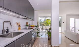 Ruim rijhuis te koop met 360° uitzicht, grenzend aan de golfbaan in La Quinta golfresort, Marbella - Benahavis 57983 