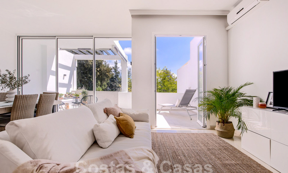 Ruim rijhuis te koop met 360° uitzicht, grenzend aan de golfbaan in La Quinta golfresort, Marbella - Benahavis 58003